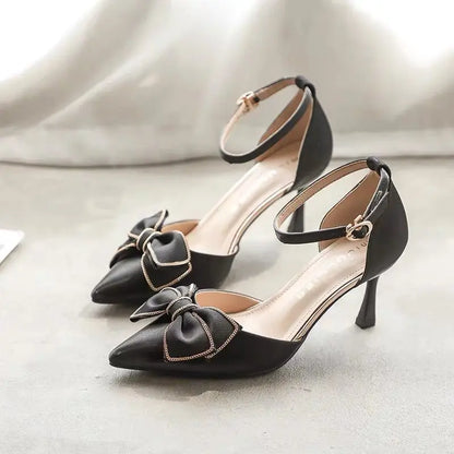 Yeni Sezon Orta Topuklu Sivri Uçlu Kelebek Detaylı Stiletto