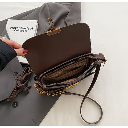 Mektup Kilit Crossbody Çanta